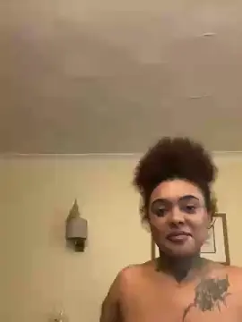 Juicybarbie  live sex cam
