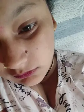 Urvashi323  live sex cam