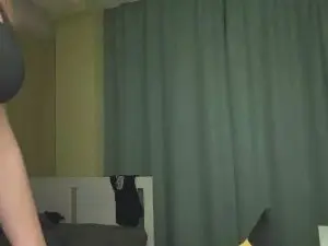 LindseyWatah  live sex cam