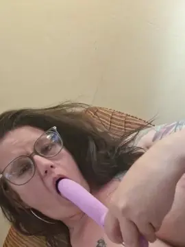 SquirtOnU86  live sex cam