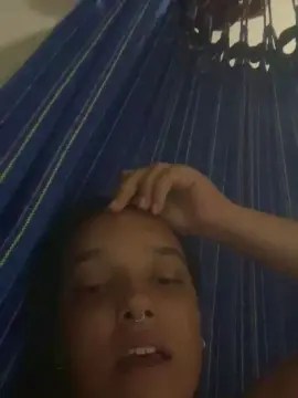Thaysinha  live sex cam