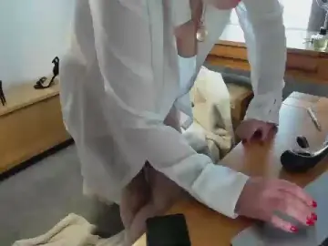 Blondiebifem  live sex cam