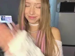 KatriceOstby  live sex cam