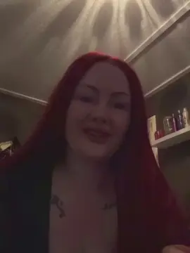 Naughtybiggirl  live sex cam