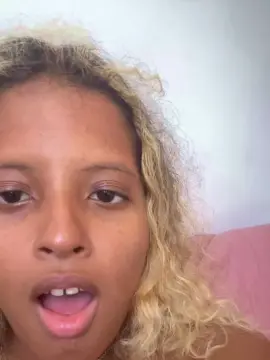 H4llzinha  live sex cam