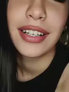 Xmoore  live sex cam