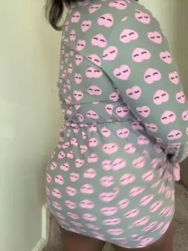 Hottie205  live sex cam