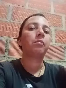 IsiTraviesa  live sex cam
