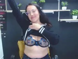 Lauryn_Jones  live sex cam