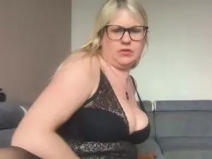 Lady_gloria  live sex cam