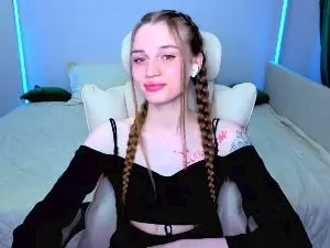 KyraNesbitt  live sex cam