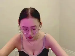 JuliaMaugeri  live sex cam