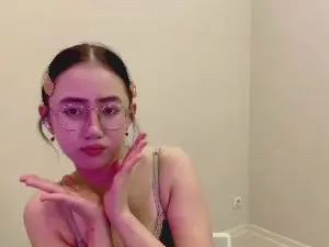 JuliaMaugeri  live sex cam