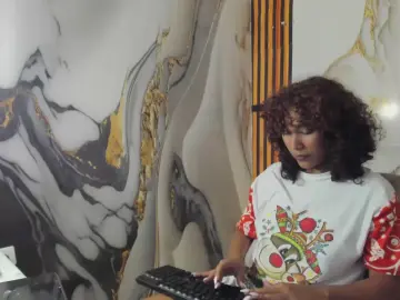 Ruby_RedMoon  live sex cam