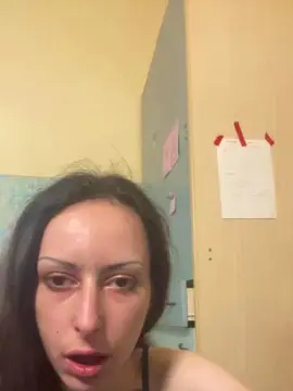 Bigiulia42gcom2  live sex cam