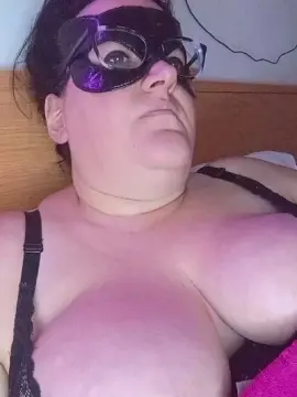 Serenaveneta94  live sex cam