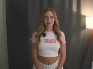 ArdisMoldrem  live sex cam
