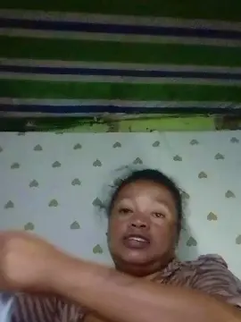 Bellahotty69  live sex cam