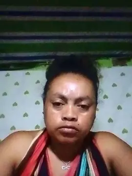 Bellahotty69  live sex cam