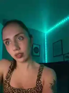 Banygirl2777  live sex cam