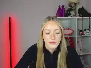 EvelynBlond  live sex cam
