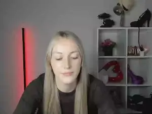 EvelynBlond  live sex cam