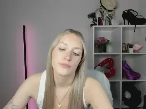EvelynBlond  live sex cam
