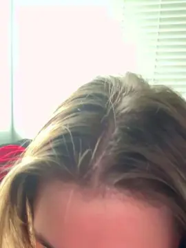 Theyluvrumanii  live sex cam