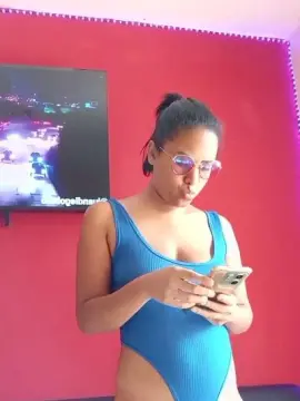 Gabriela2821  live sex cam