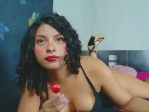 Luluupeach69  live sex cam