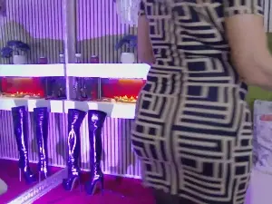 LadyTouch4u  live sex cam