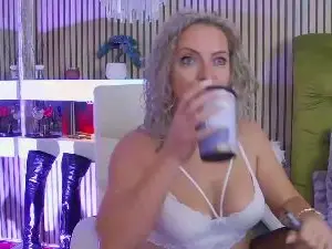 LadyTouch4u  live sex cam
