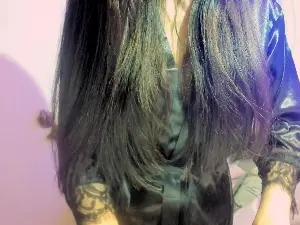 Valessia18  live sex cam
