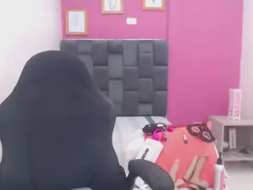 Alexxa_Horny  live sex cam