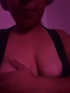 Cindykisses1  live sex cam