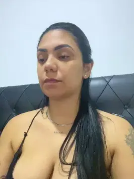 Nini956  live sex cam