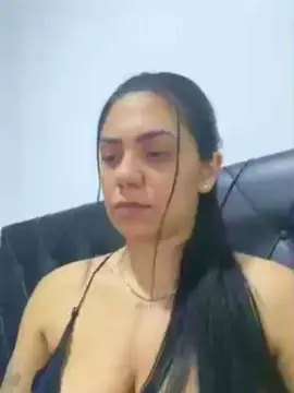 Nini956  live sex cam