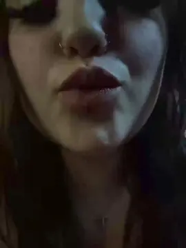 Hitme777  live sex cam
