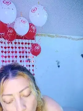 Makarenasexyy  live sex cam