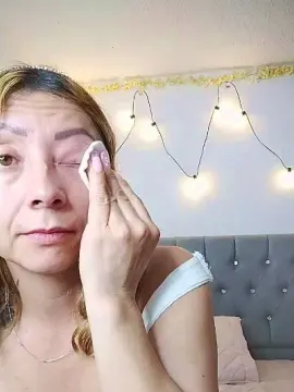 Makarenasexyy  live sex cam