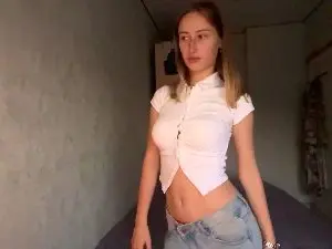 LaviniaSampley  live sex cam