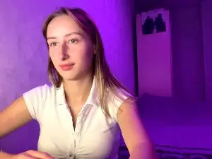 LaviniaSampley  live sex cam