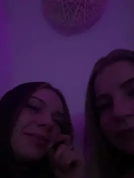 Blancanieves22  live sex cam