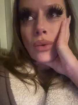 Finegalfifi  live sex cam