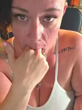Mrslady2319  live sex cam