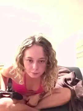 LilMsSquirts  live sex cam