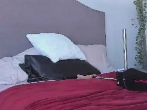 Iamyiauna  live sex cam