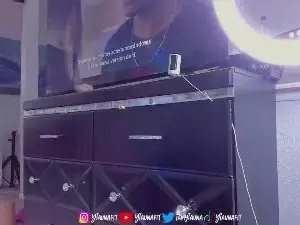 Iamyiauna  live sex cam