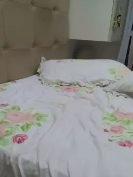 Gabyzinha_24  live sex cam