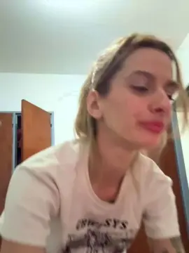 Sweety_dreams  live sex cam